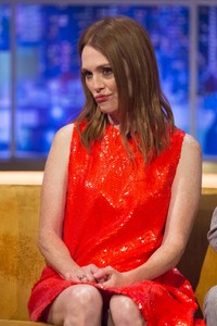 51961787_51955024_hqcelebcorner-5.jpg