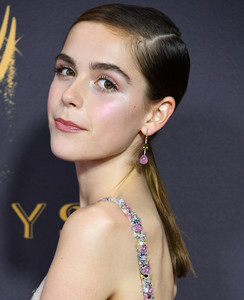 51971938_kiernan-shipka-2_picturepub-004.jpg