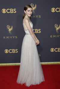 51972009_kiernan-shipka-2_picturepub-036.jpg