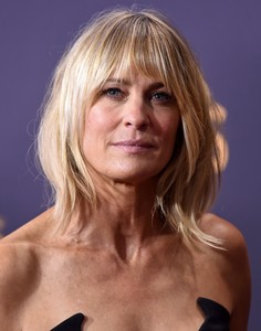 52042710_hqcelebcorner-17.jpg