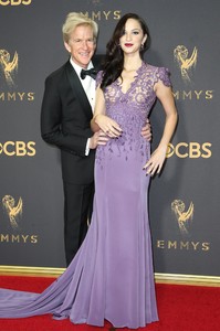 52042994_hqcelebcorner-25.jpg