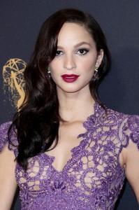 52043134_hqcelebcorner-34.jpg