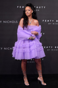 52092809_rihanna-15.jpg