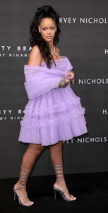52092911_rihanna-35.jpg