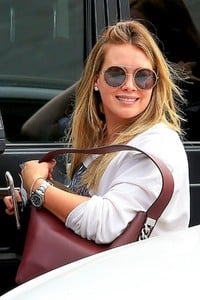 52094183_hilary-duff-7.jpg