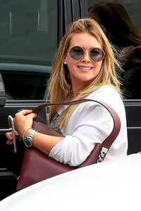 52094190_hilary-duff-13.jpg