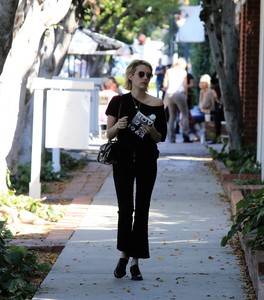 52311595_emma-roberts-6.jpg