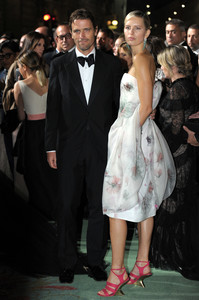 52513304_hqcelebcorner-12.jpg