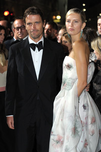 52513312_hqcelebcorner-13.jpg