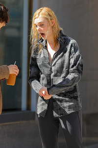 52545853_elle-fanning-15.jpg