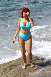 52549433_hqcelebcorner-26.jpg