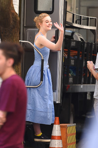 52557923_elle-fanning-adds-2.jpg