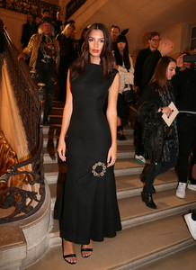 52628727_emily-ratajkowski-5.jpg