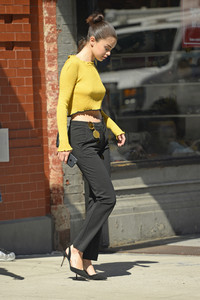 52707930_selena-gomez-5.jpg