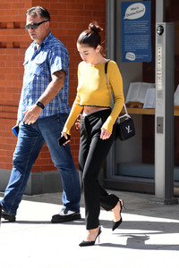 52707963_selena-gomez-14.jpg