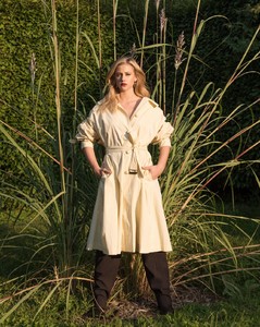 52734817_lili-reinhart-photoshoot-for-w-magazine-2017-3.thumb.jpg.6b783a1fc1a6089c6e0c1f1b993abd98.jpg