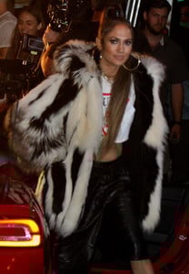   jlo010917BZNImage13.jpg