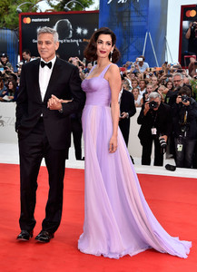 Amal+Clooney+Suburbicon+Premiere+74th+Venice+LhYiSZxu4Acx.jpg