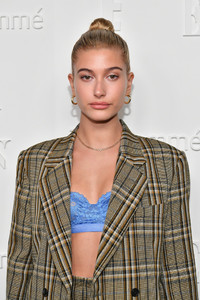 Hailey+Baldwin+E+ELLE+IMG+Host+NYFW+Kickoff+1hkhBzEV9qMx.jpg