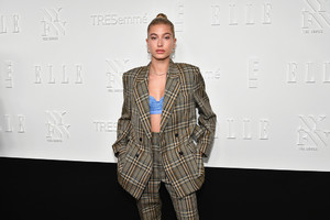 Hailey+Baldwin+E+ELLE+IMG+Host+NYFW+Kickoff+BjfHBNYG9Okx.jpg