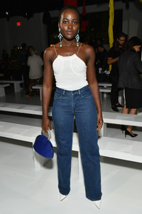 Calvin+Klein+Collection+Front+Row+September+9lsZRo9FUEcx.jpg