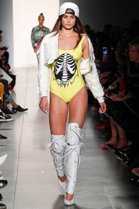 Taylor Hill at Jeremy Scott Spring 2018 RTW NYC 1.jpg