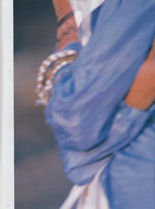 59b3a5ab7355d_AnnetteKarlssonVogueAustraliaJanuary1985MagneticCentreMichelComte8.thumb.jpg.d17e1e47a48180f7bccd27300fce61c4.jpg