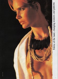 59b3a5acd329a_AnnetteKarlssonVogueAustraliaJanuary1985MagneticCentreMichelComte9.thumb.jpg.461b6a689a2c887e7fe1f6b5e3c70ff6.jpg