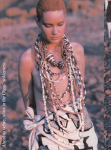 59b3a5af38e02_AnnetteKarlssonVogueAustraliaJanuary1985MagneticCentreMichelComte10.thumb.jpg.86c4f2c883c0dc8b331ae7163afa627b.jpg