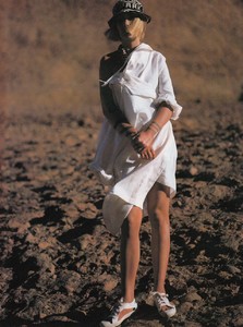 59b3a5b71fb49_AnnetteKarlssonVogueAustraliaJanuary1985MagneticCentreMichelComte15.thumb.jpg.d799fa9cddc0192dc0a5146fe300f2c6.jpg