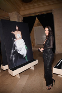 Adriana+Lima+Harper+BAZAAR+Celebrates+ICONS+T6FcTvZftGBx.jpg