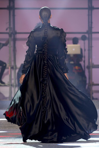 Irina+Shayk+Philipp+Plein+Runway+September+0nORL7gix7il.jpg