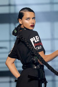 Adriana+Lima+Philipp+Plein+Runway+September+6nd3lERZGTJl.jpg