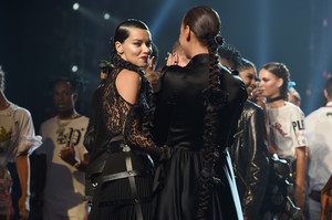 Adriana+Lima+Philipp+Plein+Front+Row+September+PKwy-uae15Ql.jpg