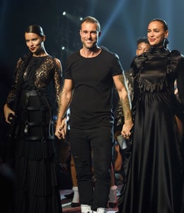 Adriana+Lima+Philipp+Plein+Front+Row+September+PnFmmjk6PYPl.jpg