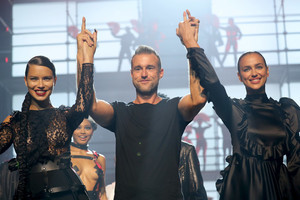 Irina+Shayk+Philipp+Plein+Runway+September+apZyl0lp1PQl.jpg