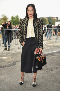 Tina+Leung+Gucci+Front+Row+Milan+Fashion+Week+uuVLpk0gvDXx.jpg