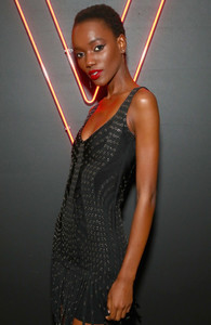 Herieth+Paul+Evening+Maybelline+Mansion+Presented+Y1VQ-6qBqnNx.jpg