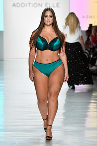 ADDITION+ELLE+NYFW+September+2017+Runway+Presentation+HyAW7DuA8lex.jpg