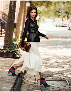 Cosmo 10 2017-page-004.jpg