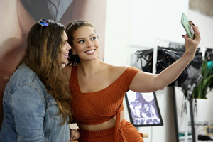 Ashley+Graham+Meet+Greet+Supermodel+Ashley+LiSnF3Id5U8x.jpg
