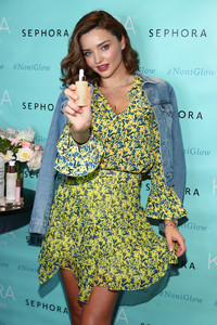 59bcbc9147b75_MirandaKerrMirandaKerrCelebratesArrivalm5I4od-XnZUx.thumb.jpg.b5daf8747100a65c15a0b6943ea5cabf.jpg