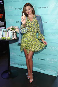 59bcbd2f0303a_MirandaKerrMirandaKerrCelebratesArrivaluXaxuuhaDNix.thumb.jpg.83c436b3b0b4a94b1412ccb06211005c.jpg