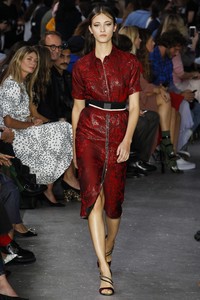 Greta Varlese at No 21 Spring 2018 RTW MFW 1.jpg