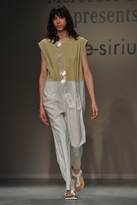 59c49a18b6d35_SiriusRunwayMilanFashionWeekSpringSummerRN-dwBkpLqXl.thumb.jpg.61fe8997f55a2fc996af5b0b01d0e2b2.jpg