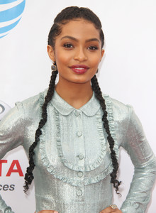 PicturePub Yara Shahidi 006.jpg