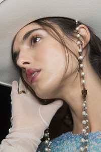 Elisabetta+Franchi+Spring+2018+Backstage+Ja_pc9bX7kyx.jpg