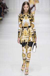Faretta at Versace Spring 2018 RTW MFE 1.jpg