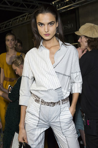Salvatore+Ferragamo+Spring+2018+Backstage+uqrZZfBba-rx.jpg