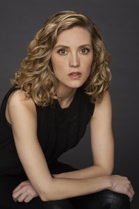 59c7cc59e9e8f_740full-evelyne-brochu(1).thumb.jpg.cabf06af6af1eaf3a0ddd98a8b675e69.jpg